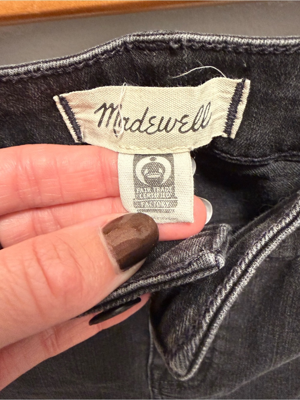 Madewell Black Curvy High-Rise Skinny Jeans, Tall 26T - Picture 3 of 9